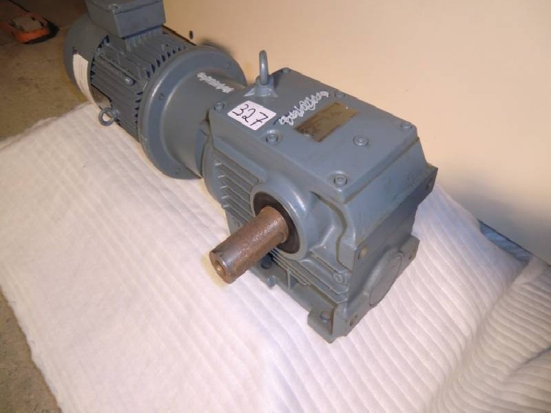 Gear motor SEW-USOCOME Typ: S72 LP100 ( S72LP100 ) photo on Industry-Pilot